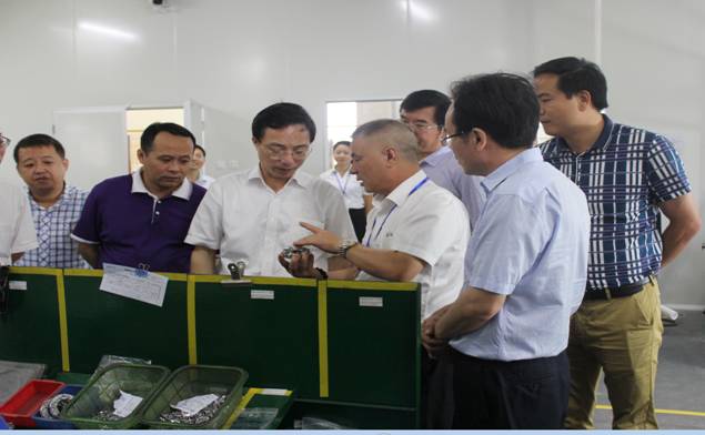 江西省工業和信息化委員會主任胡世忠等領導蒞臨公司指導工作